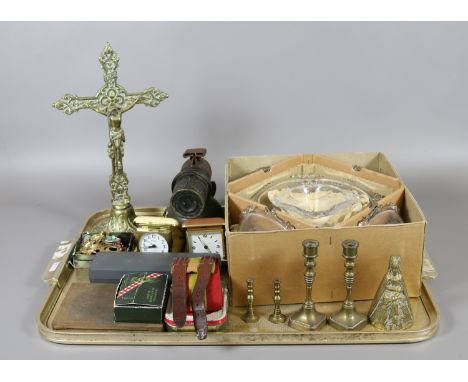 A tray lot of collectables to include costume jewellery, brassware items, harmonica, an old car lamp and a glass fruit bowl.