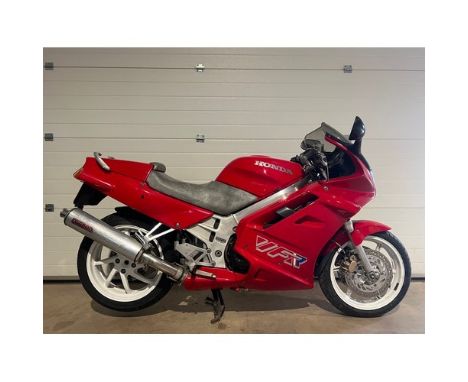 Honda VFR 750 motorcycle. 1990. 748ccFrame no. RC362007839Engine no. RC36E2009039Reg. G256 EEV. V5, key and lots of receipts