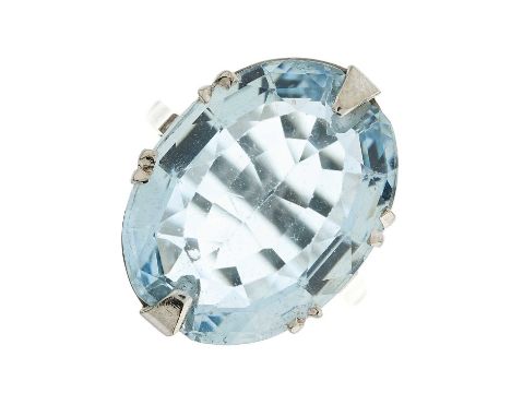 A mid 20th century 18ct gold oval-shape aquamarine single-stone ring, with openwork gallery, aquamarine estimated weight 11.2