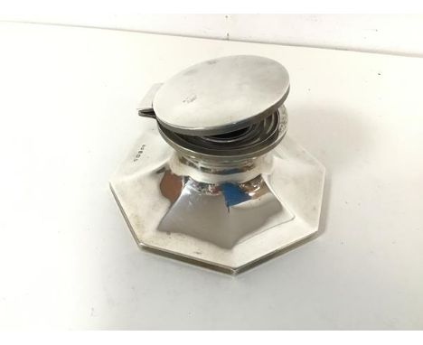 A 1930 Birmingham silver Capstan style inkwell, complete with glass liner (6cm x 12cm) (total: 338.21g)