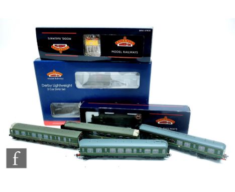 Three OO gauge Bachmann diesel locomotives, comprising 32-516A Derby Lightweight 2-car DMU BR green, 32-900A Class 108 2-car 