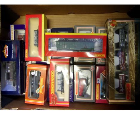 Hornby, Bachmann and others, a collection of assorted items of rolling stock: including private owners wagons, open wagons, p