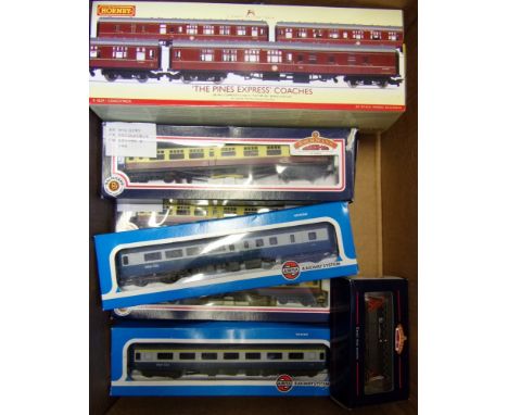 Bachmann, Hornby  and Airfix, various assorted passenger coaches: including The 'Pines Express' coaches, all boxed.