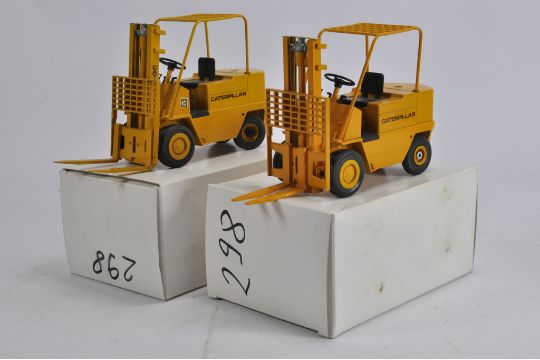 caterpillar toy forklift