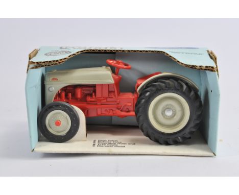Ertl 1/16 Ford 8N Tractor. NM in VG to E Box.