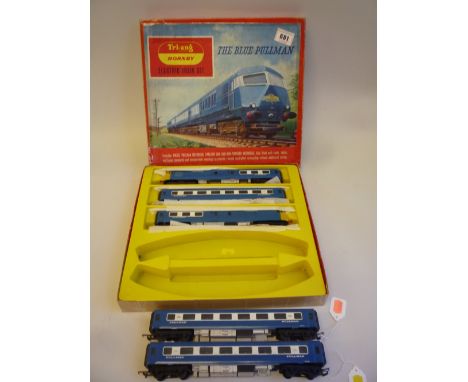 A BOXED TRI-ANG HORNBY OO GAUGE 'BLUE PULLMAN SET', comprising three car set (R.555, R.426, R.556), with two additional unbox