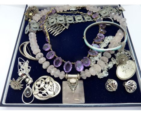 A COLLECTION OF JEWELLERY, to include a rose quartz necklace, a bangle, earrings etc
