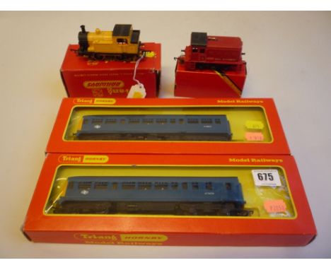 TWO BOXED TRI-ANG HORNBY OO GAUGE CLASS 101 D.M.U. UNITS, motor car M79079 and trailer car M79632 (R.157C), B.R. blue livery,