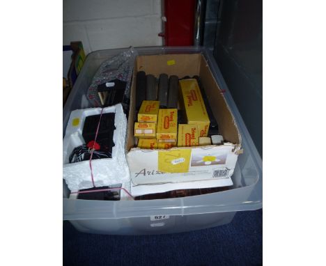A COLLECTION OF BOXED AND UNBOXED TRI-ANG RAILWAY TT GAUGE ITEMS, to include boxed Class 31 diesel electric locomotive, D5501