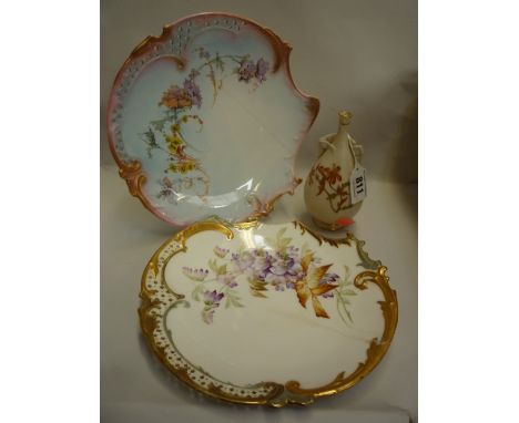 ROYAL WORCESTER BUD VASE, No.935 and two cabinet plates (s.d.) (3)