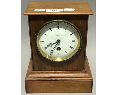 An Edwardian mahogany mantle clock