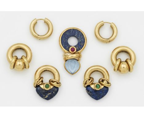 Dekoratives Lapislazuli-Parure Gelbgold, gest. 750. Anhänger und korrespondierende Creolen mit zwei paar Anhängern, besetzt m