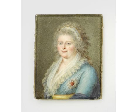 Rokoko-Damenporträt Brustbildnis einer Dame in zart hellblauem Kleid mit gelbem Taillenband und weißem Spitzenkragen. Auf der