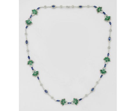 Extravagantes Saphir-Smaragd-Collier Weißgold, gest. 750. Schauseitig besetzt mit leuchtendgrünen Smaragden von zus. ca. 13,8