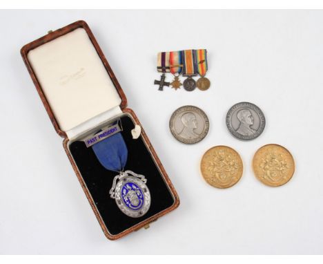 A lot to include silver pictorial commemorative medallion for the Society of Radiographers, hallmarked Birmingham 1959, with 