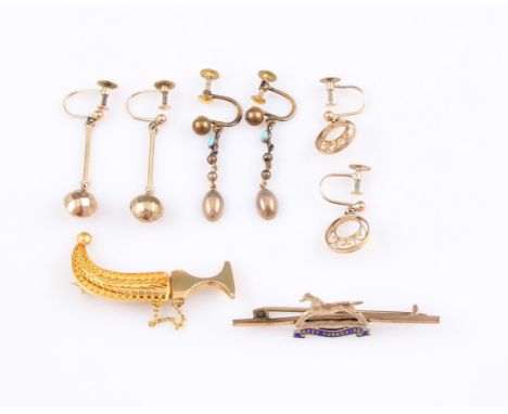 A lot to include a 9ct rose gold and enamel equestrian bar brooch, featuring central horse motif with enamelled scroll beneat