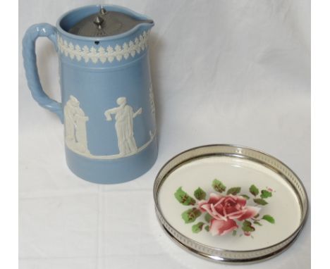 BLUE & WHITE JASPERWARE HOT WATER JUG & TEAPOT STAND 