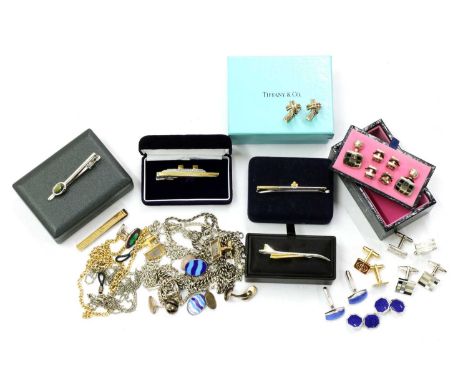 A quantity of gentlemen's jewellery, to include a sterling silver enamel dress set, in a case by Duchamp London, Birmingham 2