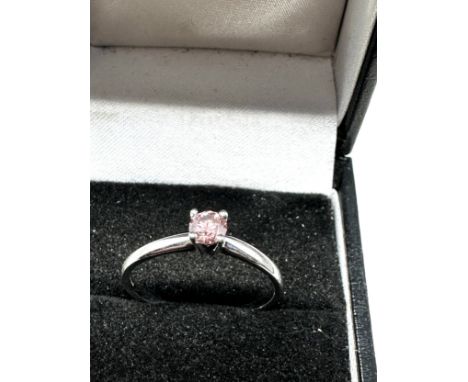 9ct white gold enhanced pink diamond ring (1.4g) 