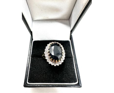 9ct gold diamond &amp; sapphire halo ring (5.1g) 