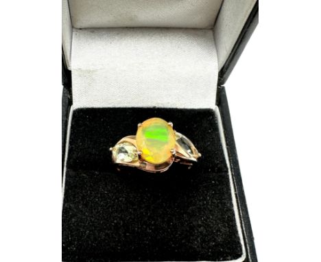 9ct gold opal &amp; citrine three stone ring (2.9g) 