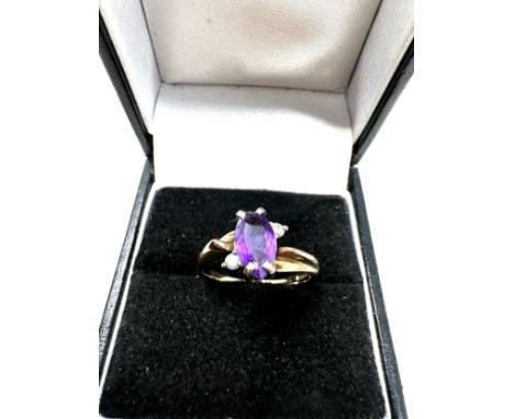 9ct gold diamond &amp; amethyst three stone ring (2.5g) 