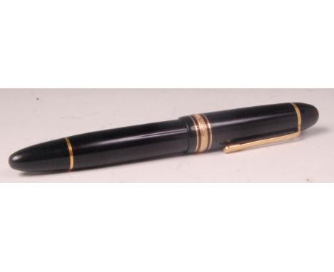 A Mont Blanc Meisterstuck 149 Jumbo fountain pen, having 14ct yellow and white gold nib, numbered 4810, cased Condition Repor