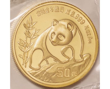 中国 (China) / ﾊﾟﾝﾀﾞ図 50元(1/2ｵﾝｽ)金貨 1990年 KM271 / 未使用 / Panda 50 Yuan (1/2oz) Gold / UNC / 15.55g / 27.00mm / .999