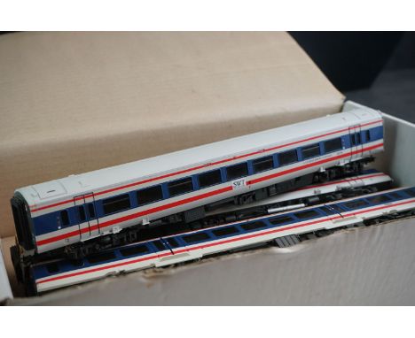 Three Bachmann OO gauge DMU / Car engines to include 2 x SWT, plus an SWT item of rolling stock (4 items) 