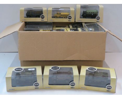 19 Cased / boxed Oxford Diecast Company diecast models to include 14 x Military &amp; 5 x Automobile 