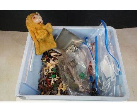 Collection of loose mostly plastic figures &amp; animals, to include Britains, Crescent etc, together with various Airfix fig
