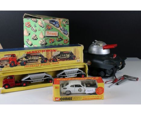 Two boxed diecast models to include Matchbox M4 Fruehauf Hopper Train (paint chips, damage to end flap) and Corgi Whizzwheels