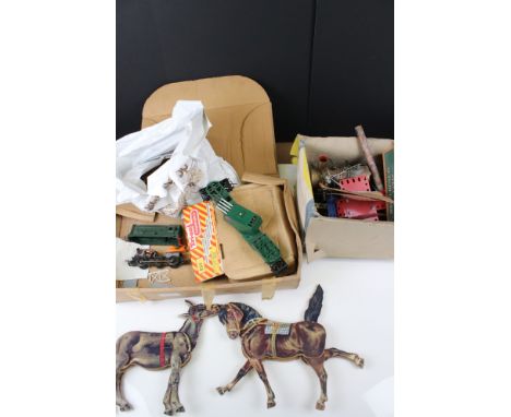 Mixed toys to include boxed Mamod SE2 Steam Engine (well used), Triang model railway, wooden jigsaw puzzle etc 