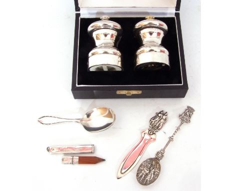 Mixed Lot: cased pair of modern salt and pepper grinders of waisted form, London 1992, maker's mark M C Hersey &amp; Sons Ltd