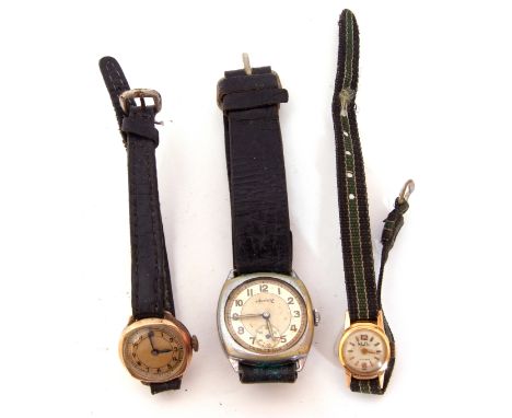 Mixed Lot: Gent's vintage Accurist plated cased wrist watch on leather bracelet (a/f), ladies second quarter of 20th century 