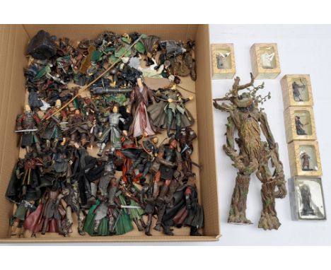 ToyBiz, Play Along &amp; Eaglemoss The Lord of the Rings loose action figures and figurines, with accessories and weapons, Go
