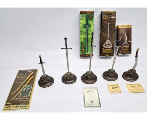 United Cutlery Lord of the Rings miniature swords 1/3 Elven Knife of Strider, Fighting Knives of Legolas, Sting 1/5 scale Gla
