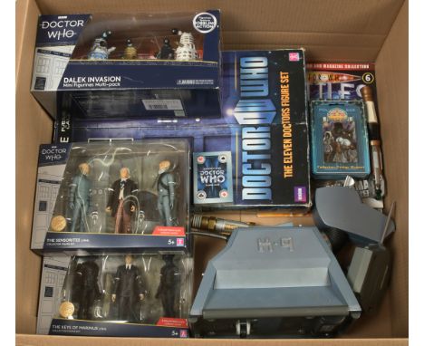 Quantity of Doctor Who related collectables, to include set of 12 KP collectors fridge magnets (each sealed), Big Chief Studi