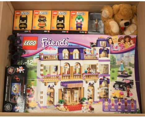 A mixed group to include Lego, including Lego Brick Headz 41585 Batman x2 (sealed) , 41587 Robin (sealed), 41588 The Joker (s