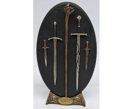 Sideshow Weta Lord of the Rings The Arms of the Fellowship Collection one limited edition 0119/2500 without packaging. Good t