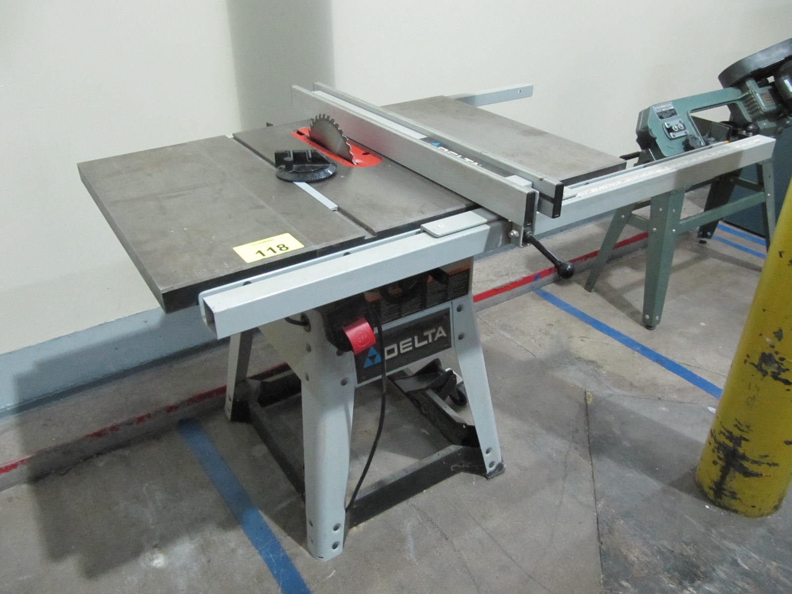 Delta 10" table saw, model 36979, s/n 317047, adjustable fence