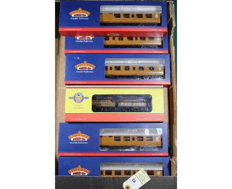 Quantity of OO railway. An Oxford Rail Railway Operating Dept (ROD) ex GWR 0-6-0 tender locomotive RN2308 in unlined light br