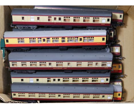18x OO gauge railway BR Midland Region, etc coaches by Hornby and Lima. Including; Composite coaches, Restaurant cars, Brake 
