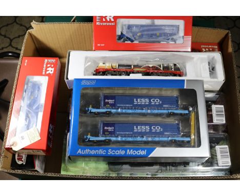Small quantity of HO/OO model railway. An Atlas class GP 38-2 Bo-Bo locomotive, The Rock , Ro-Co Bo-Bo electric locomotive, A