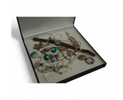 A modern 925 and enamel drop pendant necklace, 42cm, a modern siler textured circular link bracelet, together with other mode