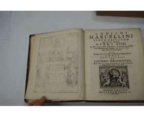 ° ° AMMIANUS MARCELLINUS. Rerum Gestarum qui de XXXI supersunt Libri XVIII. Ed. Jacob Gronovius. Leiden, Pieter Van der Aa, 1