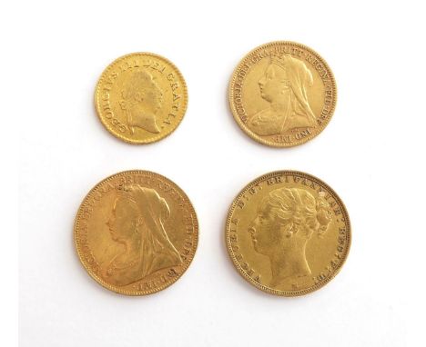 Victoria Sovereigns 1886 M YH, 1899 Old Head, along with a 1900 Half Sovereign and a George III Third Guinea 1800 S3738 AVF (