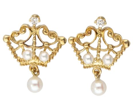 18K. Yellow gold 'Princess Diana Tiara' earrings set with diamonds and pearls by Stuart Devlin for Franklin Mint. From the Pr