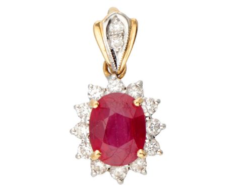 14K. Bicolor gold pendant set with approx. 0.25 ct. diamond and ruby. Hallmarks: 585. Set with 14 brilliant cut diamonds of a