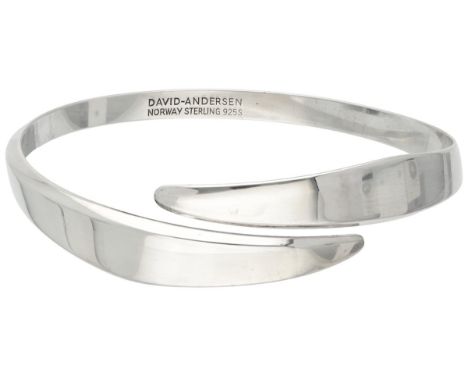 Sterling silver bangle bracelet by Norwegian designer David Andersen. Approx. 1960. Hallmarks: David-Andersen, Norway, 925 S,
